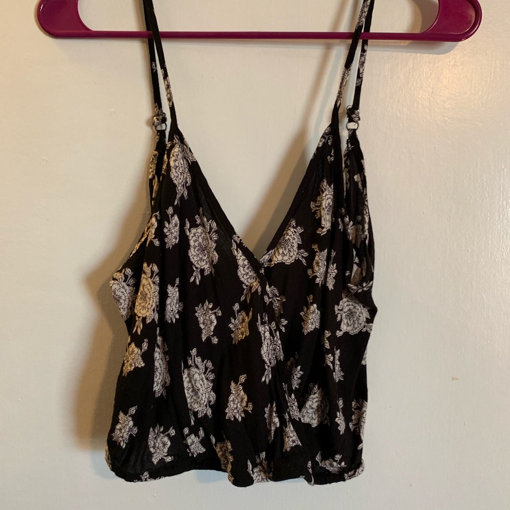Black flower crop top